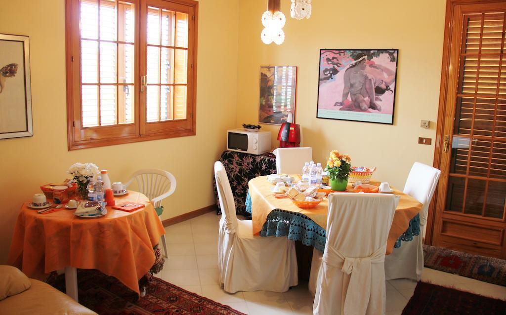 La Casa Di Jo Bed and Breakfast Vittoria Camera foto