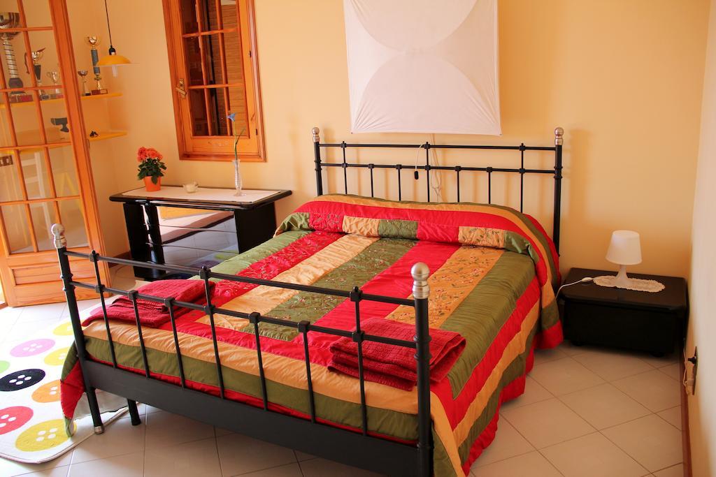 La Casa Di Jo Bed and Breakfast Vittoria Camera foto