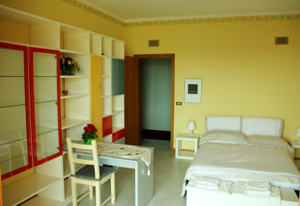 La Casa Di Jo Bed and Breakfast Vittoria Camera foto